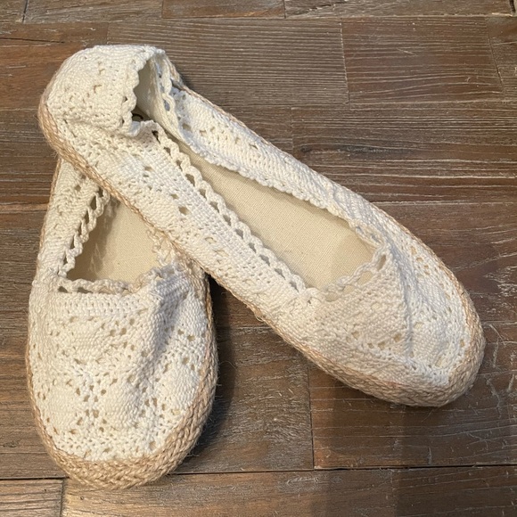 Cliffs by White Mountain Raise Crochet Espadrille - Picture 4 of 11